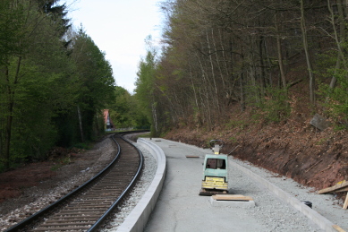 hintereBahnsteinkante1